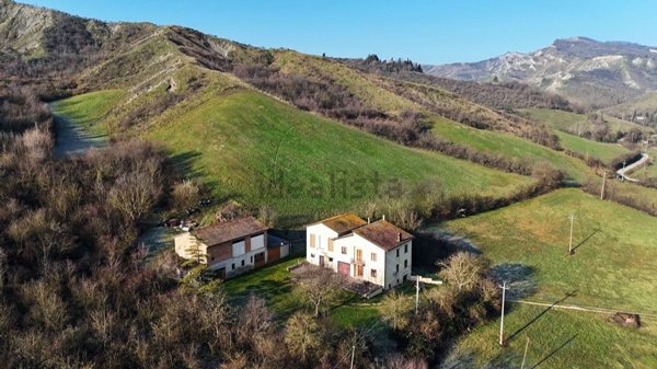 esavano in vendita a Borgo Tossignano in zona Tossignano