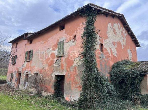 casale in vendita a Borgo Tossignano in zona Tossignano