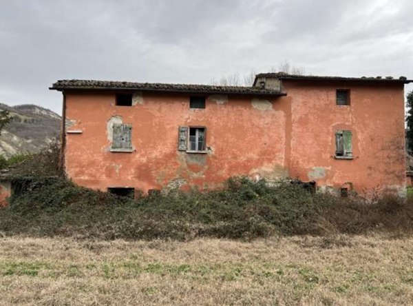 casale in vendita a Borgo Tossignano in zona Tossignano