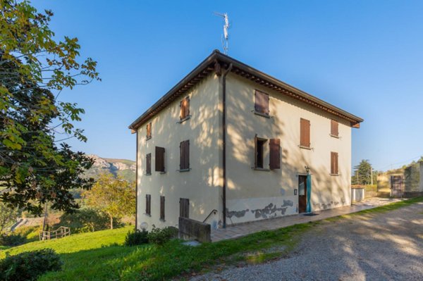 appartamento in vendita a Borgo Tossignano in zona Tossignano