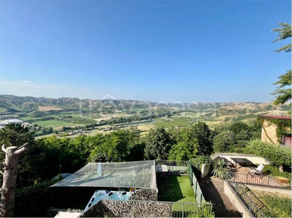 appartamento in vendita a Borgo Tossignano in zona Tossignano