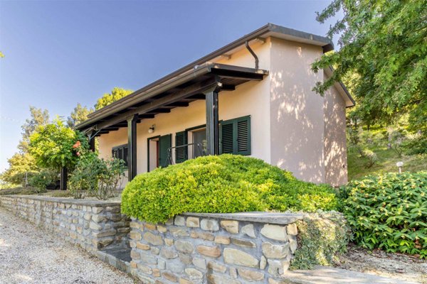 casa indipendente in vendita a Borgo Tossignano in zona Tossignano