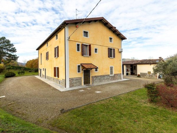 casa indipendente in vendita a Borgo Tossignano in zona Tossignano