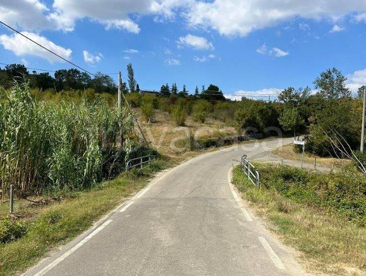 ufficio in vendita a Borgo Tossignano in zona Tossignano