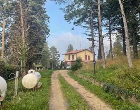 casa indipendente in vendita a Borgo Tossignano in zona Tossignano