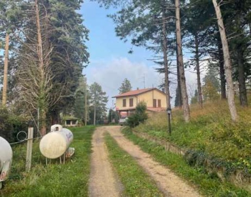 casa indipendente in vendita a Borgo Tossignano in zona Tossignano