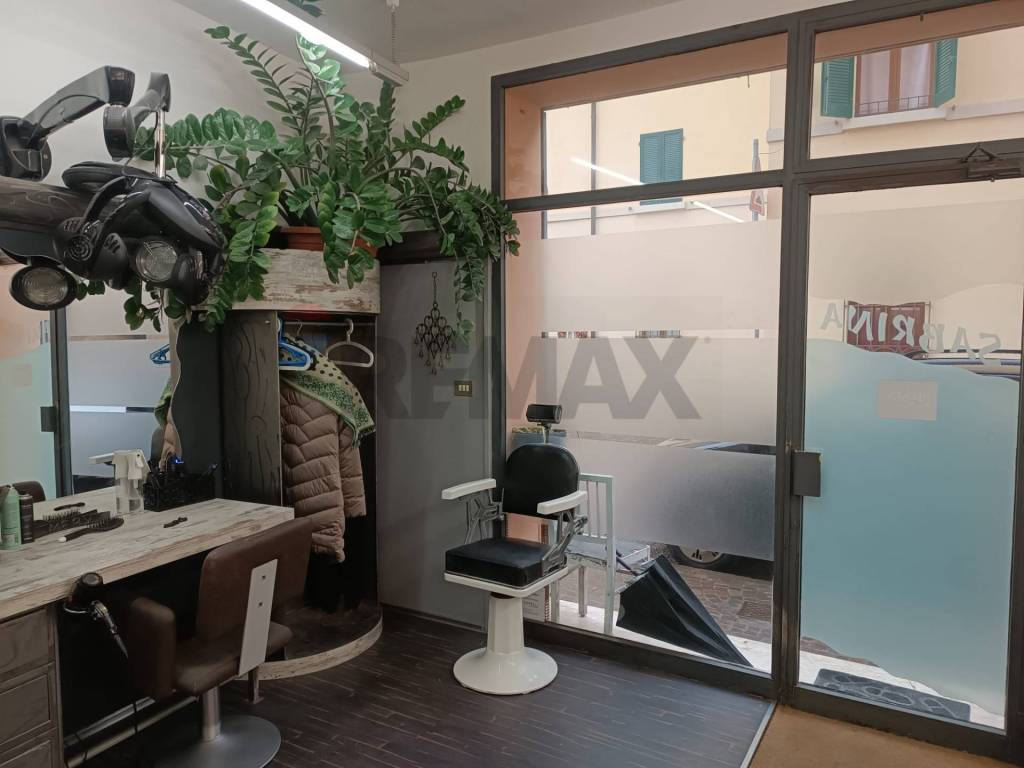 negozio in vendita a Borgo Tossignano in zona Tossignano