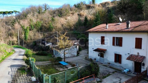 casa indipendente in vendita a Borgo Tossignano in zona Tossignano