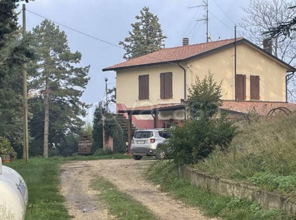 ufficio in vendita a Borgo Tossignano in zona Tossignano