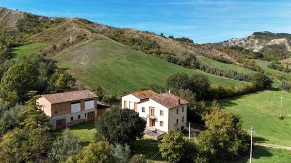 casa indipendente in vendita a Borgo Tossignano in zona Tossignano