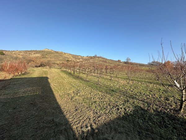 locale di sgombero in vendita a Borgo Tossignano in zona Tossignano