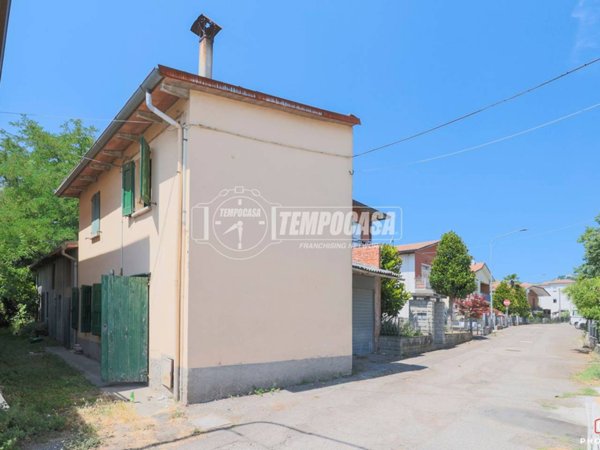 casa indipendente in vendita a Borgo Tossignano in zona Tossignano