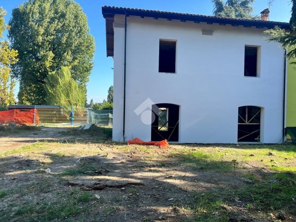 casa semindipendente in vendita a Budrio