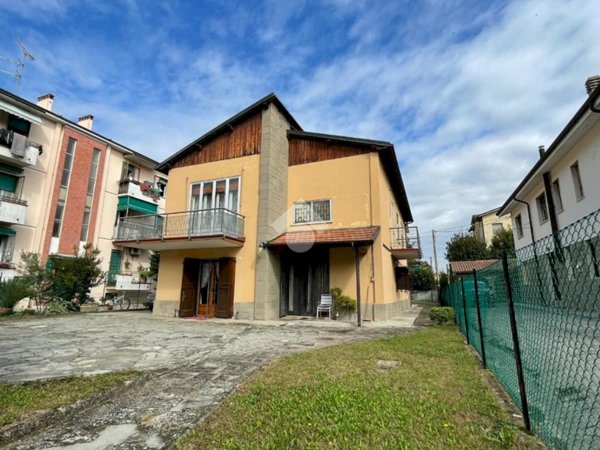 casa indipendente in vendita a Budrio