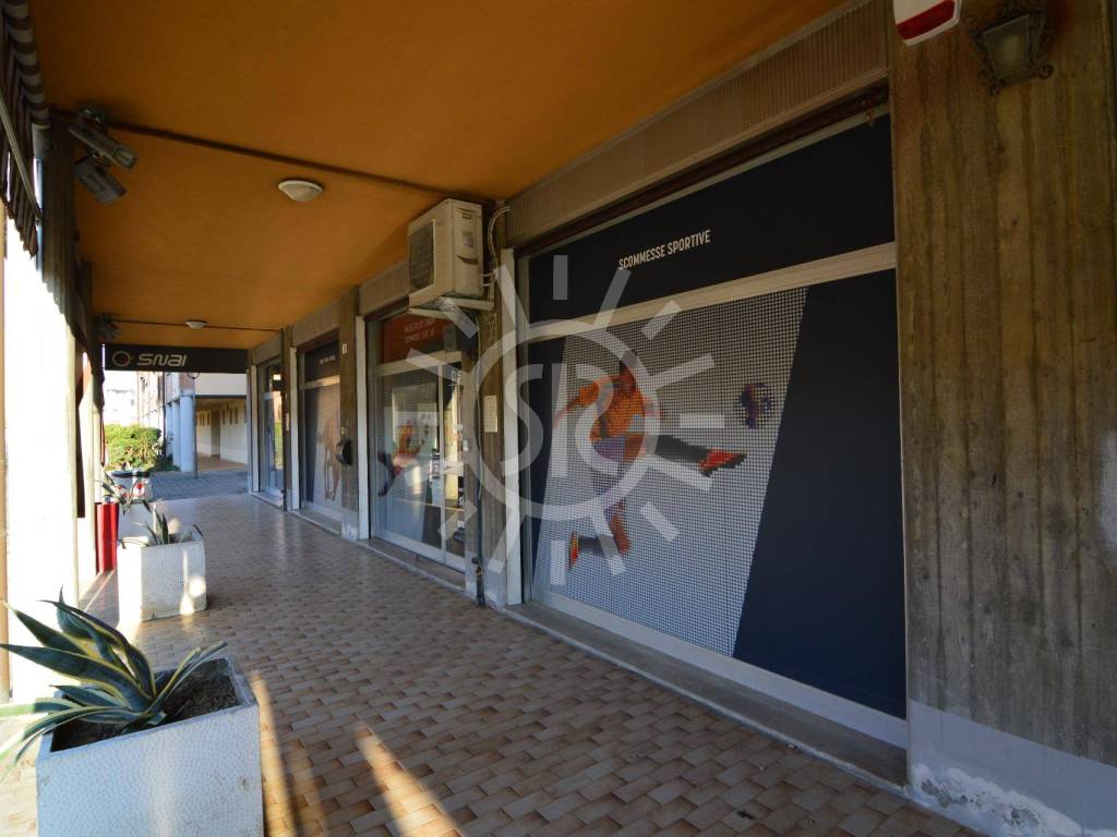 negozio in vendita a Budrio