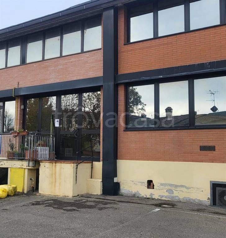 locale commerciale in vendita a Budrio in zona Prunaro