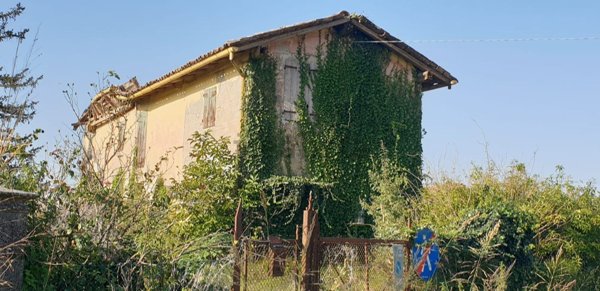 esavano in vendita a Budrio in zona Dugliolo
