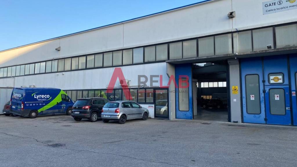 locale commerciale in vendita a Budrio
