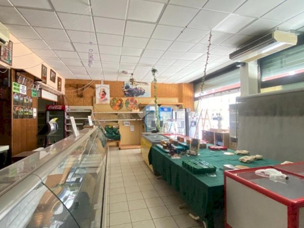 negozio in vendita a Budrio in zona Mezzolara