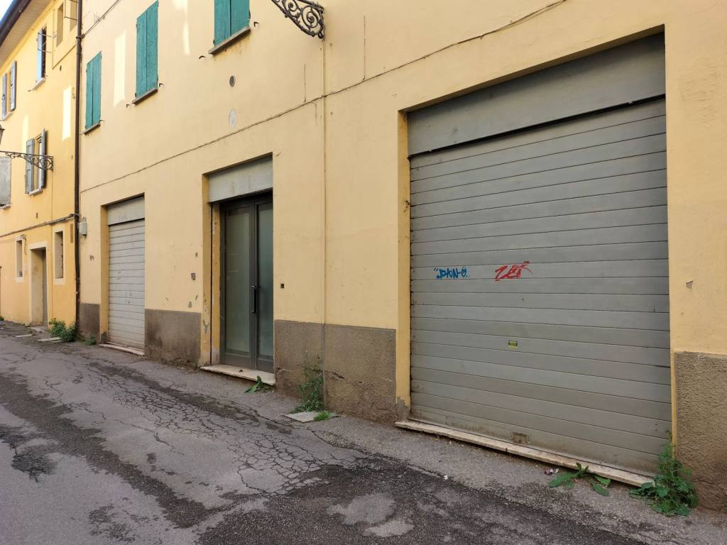 negozio in vendita a Budrio