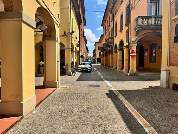 negozio in vendita a Budrio