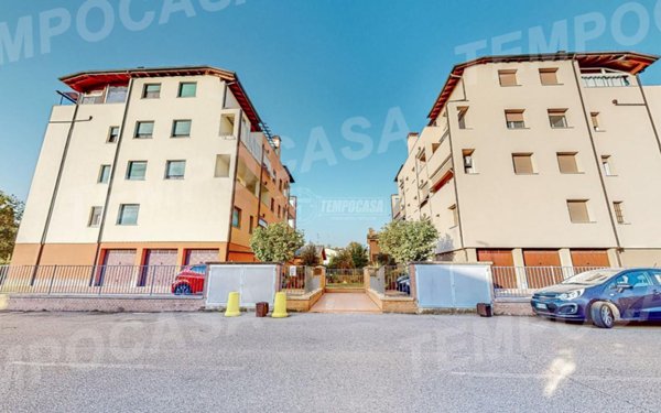 appartamento in vendita a Budrio in zona Cento