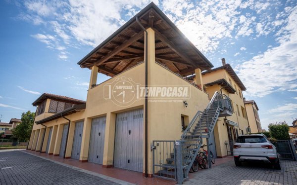 appartamento in vendita a Budrio in zona Cento