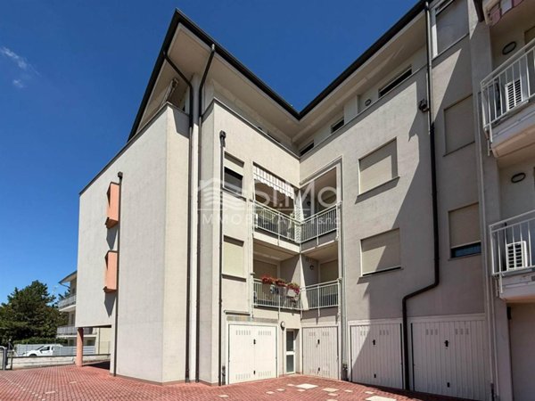 appartamento in vendita a Budrio in zona Cento