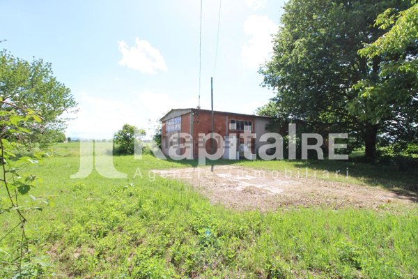 locale di sgombero in vendita a Budrio in zona Vigorso