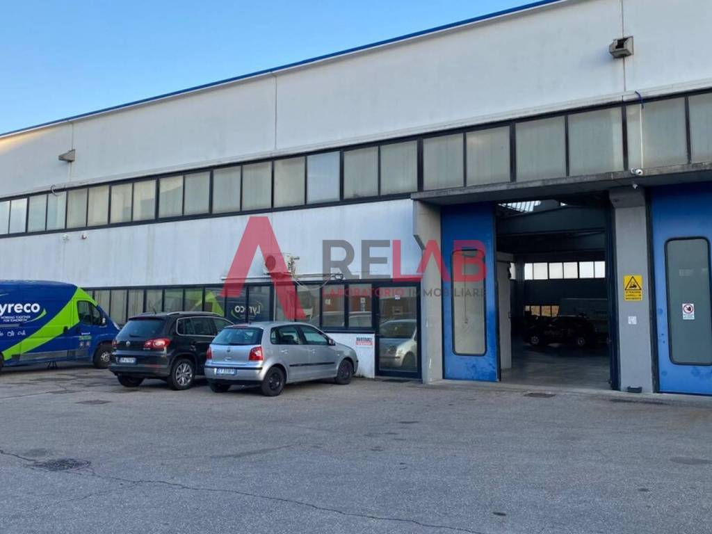 locale commerciale in vendita a Budrio
