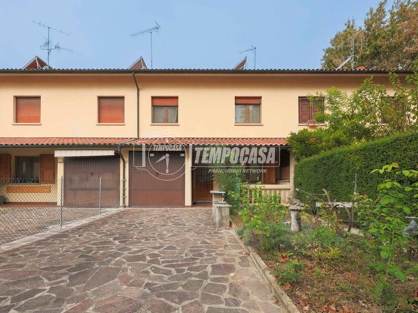 casa indipendente in vendita a Budrio