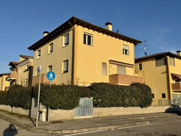 appartamento in vendita a Budrio in zona Cento