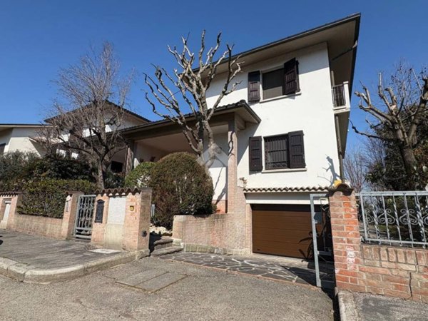 casa indipendente in vendita a Budrio