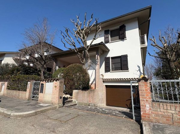 casa indipendente in vendita a Budrio