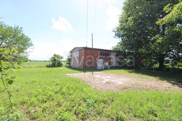 locale commerciale in vendita a Budrio in zona Vigorso