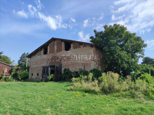 casale in vendita a Budrio in zona Prunaro
