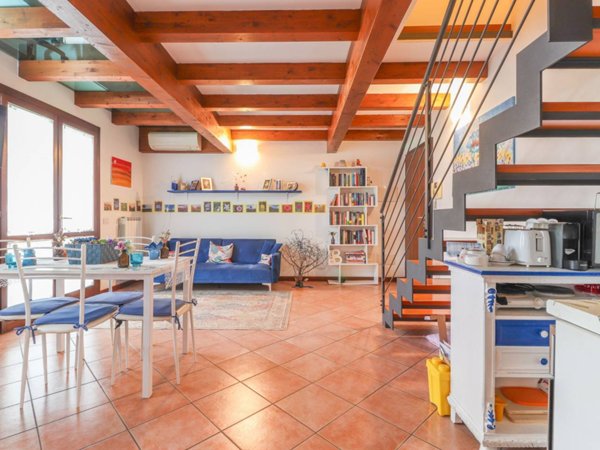 appartamento in vendita a Budrio in zona Cento