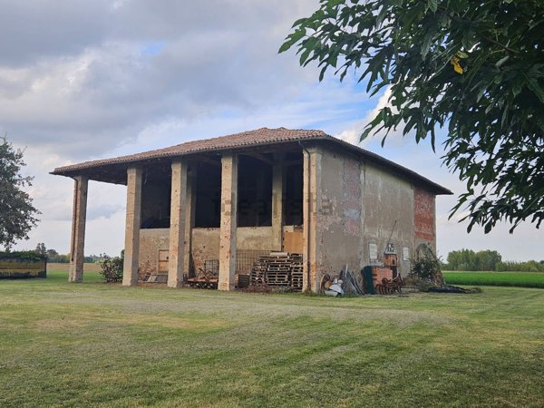 esavano in vendita a Budrio