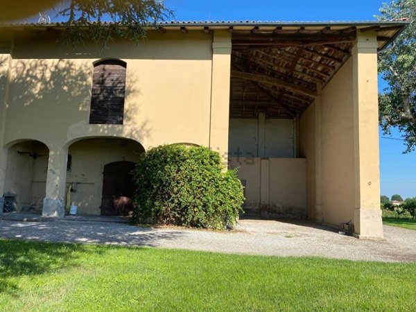 casale in vendita a Budrio in zona Riccardina