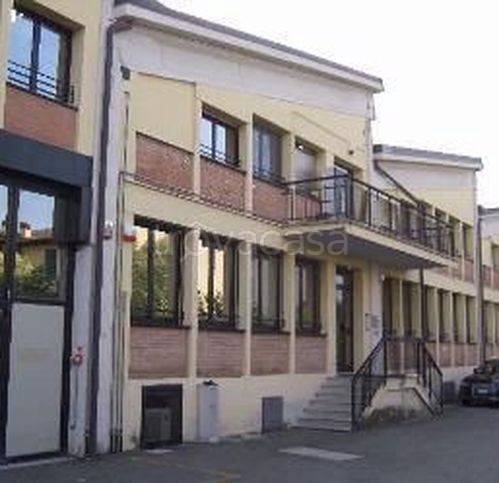 negozio in vendita a Budrio in zona Prunaro