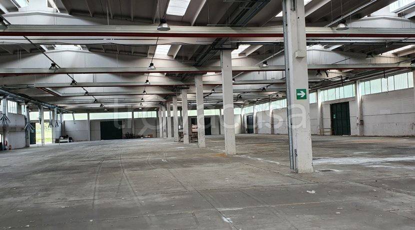 capannone in vendita a Budrio