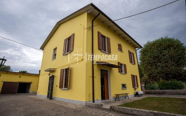 casa indipendente in vendita a Budrio in zona Cento
