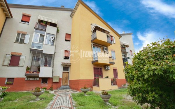 appartamento in vendita a Budrio in zona Cento