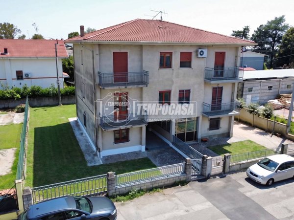 appartamento in vendita a Budrio in zona Cento