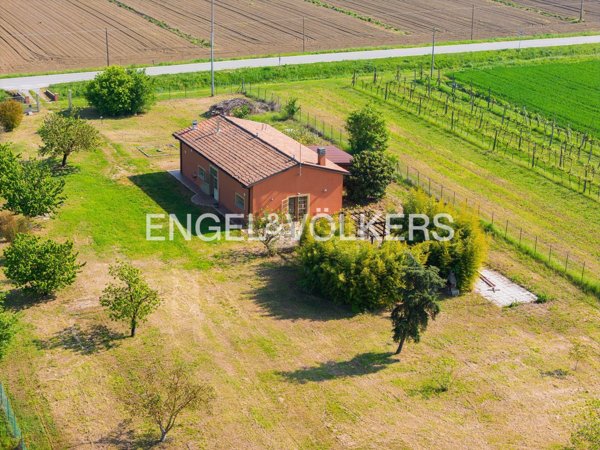 pentavano in vendita a Budrio