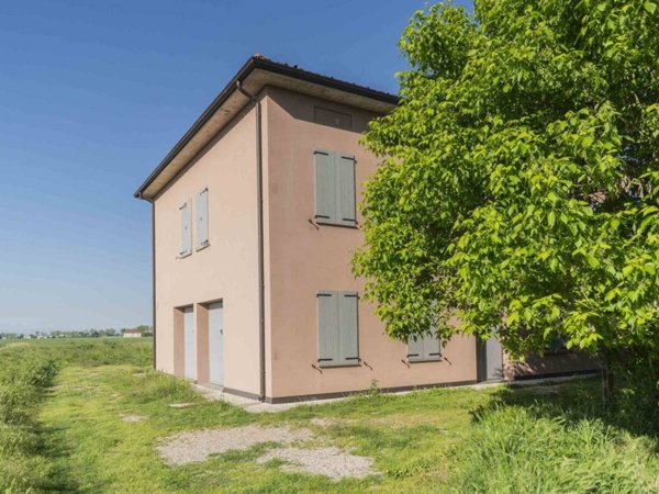 casa indipendente in vendita a Budrio in zona Cento