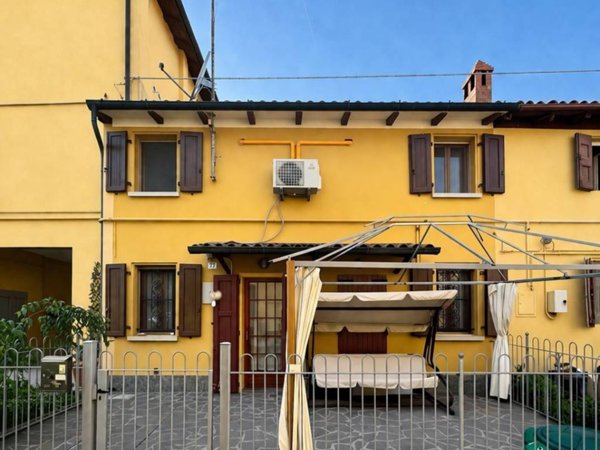 casa indipendente in vendita a Budrio