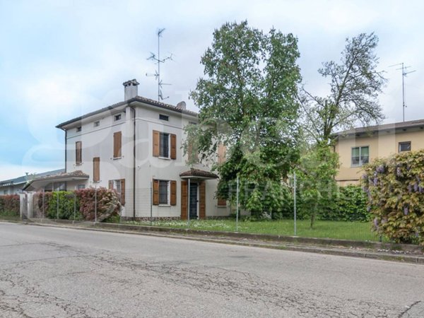casa indipendente in vendita a Budrio in zona Cento