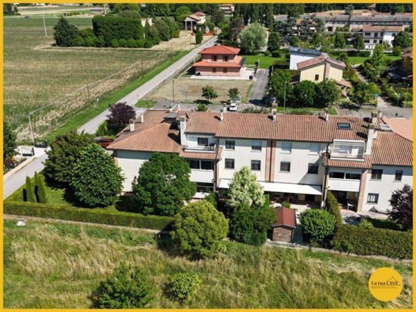 appartamento in vendita a Budrio in zona Mezzolara