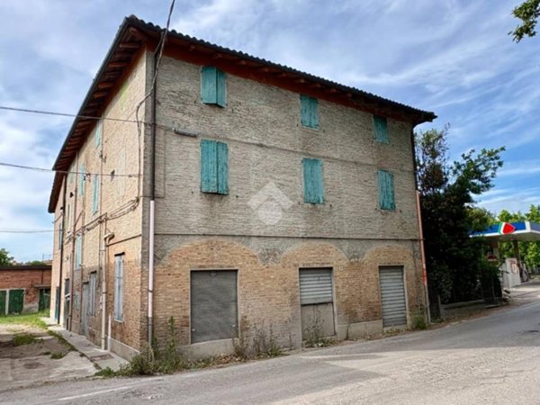 intera palazzina in vendita a Budrio in zona Riccardina